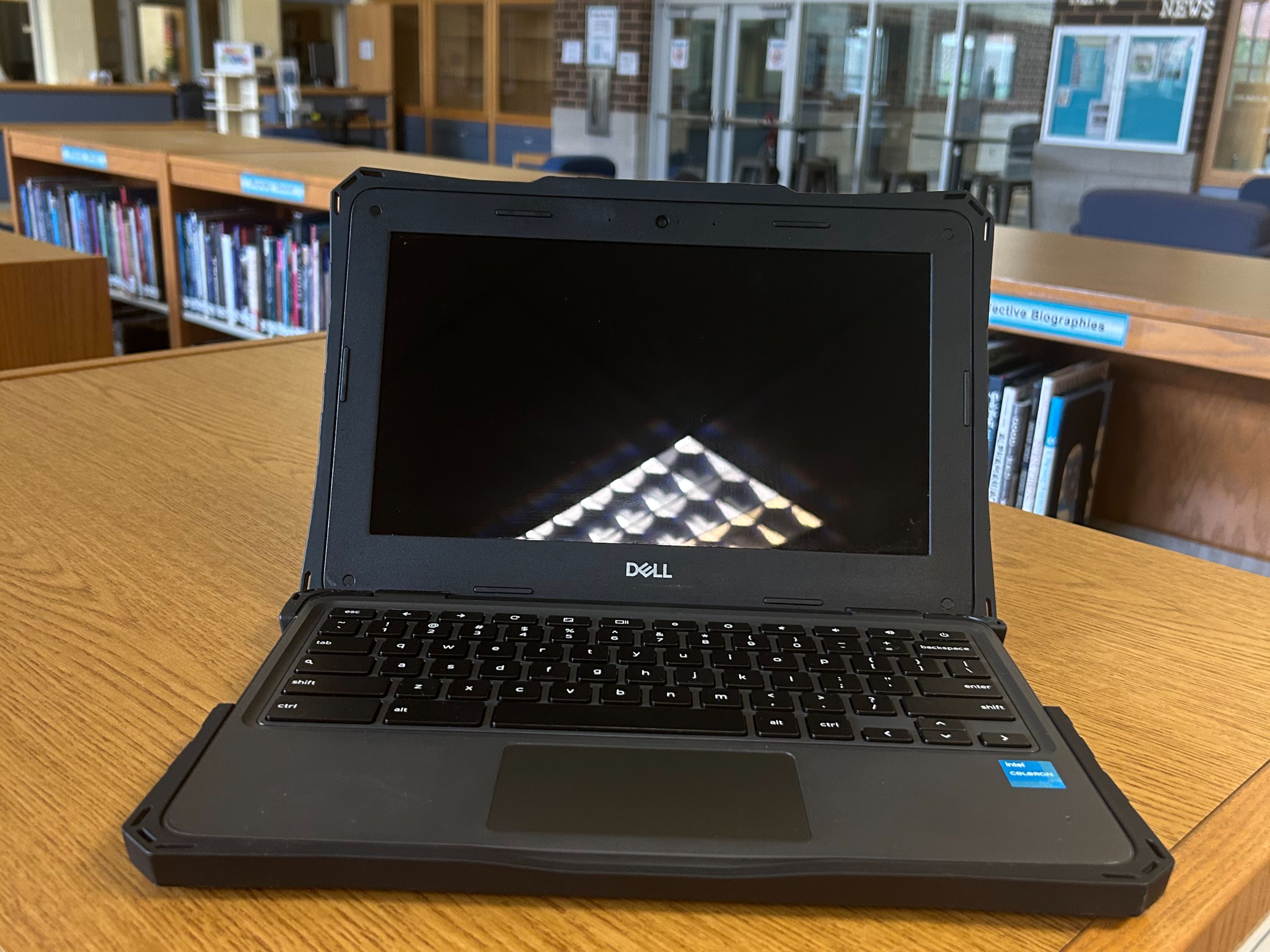 3110_screen-and-palmrest-4